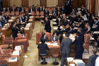 内容のない石原大臣の答弁を制止する黒岩議員