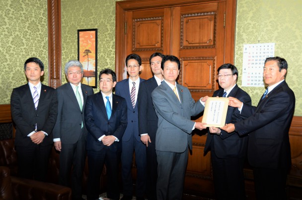 公務員制度改革3法案提出
