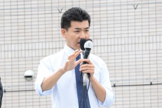 泉議員