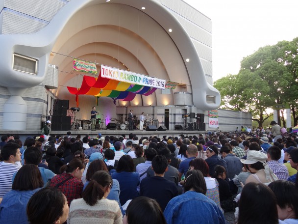 東京・代々木公園内のステージの様子