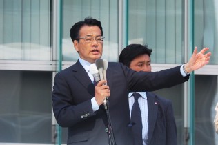 岡田克也代表