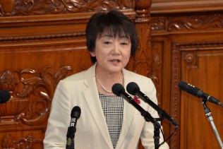 郡和子議員