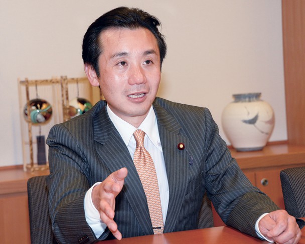 初鹿明博(はつしか・あきひろ)衆院議員