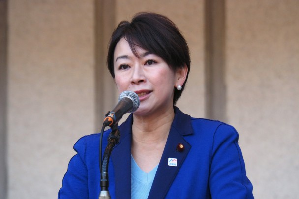 山尾志桜里国民運動局長