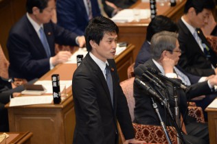 小川淳也議員