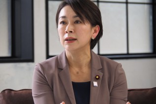 山尾国民運動局長