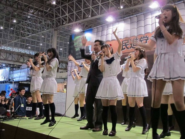 埼玉のご当地アイドルグループ・大宮アイドールのステージ