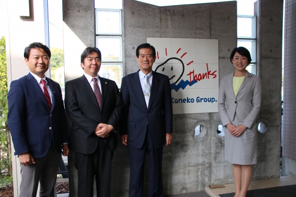取材にご協力・同行していただいた林芳久仁・静岡県議（左から３番目）とともに記念撮影