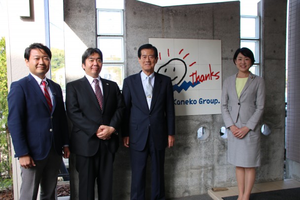 取材にご協力・同行していただいた林芳久仁・静岡県議(左から3番目)とともに記念撮影