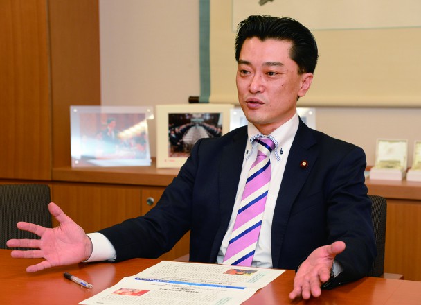【国会の論点・焦点】 フロントラインインタビュー 神山洋介衆院議員・金子恵美衆院議員 【特集】新しい党をつくる。民主主義の旗を掲げよう。【特集】4つの部会で政策作りに取り組む 第四部会【特集】4つの部会で政策作りに取り組む 第三部会 民進党