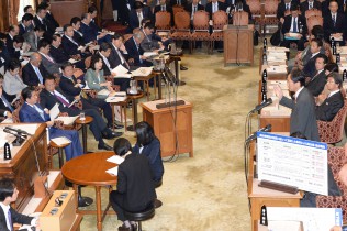 森友、加計学園疑惑を追及する川合孝典議員